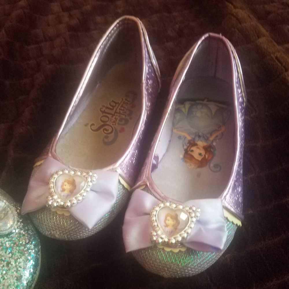 Shoes - Picture 3 of 5